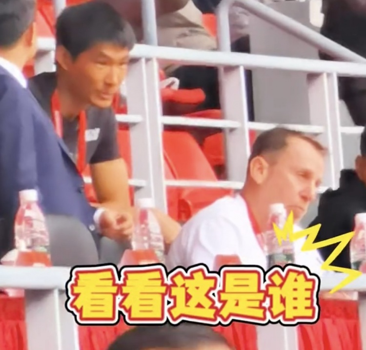 久爾杰維奇現(xiàn)身鹽城，現(xiàn)場觀看中國U22國足vs韓國