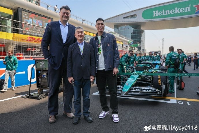 聯(lián)動F1！翟曉川曬與姚明、阿隆索、范志毅、周冠宇等的合照