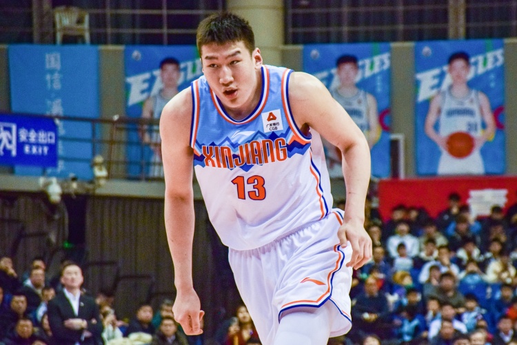高效輸出！李炎哲半場(chǎng)7中5拿到12分2板1助1斷2帽