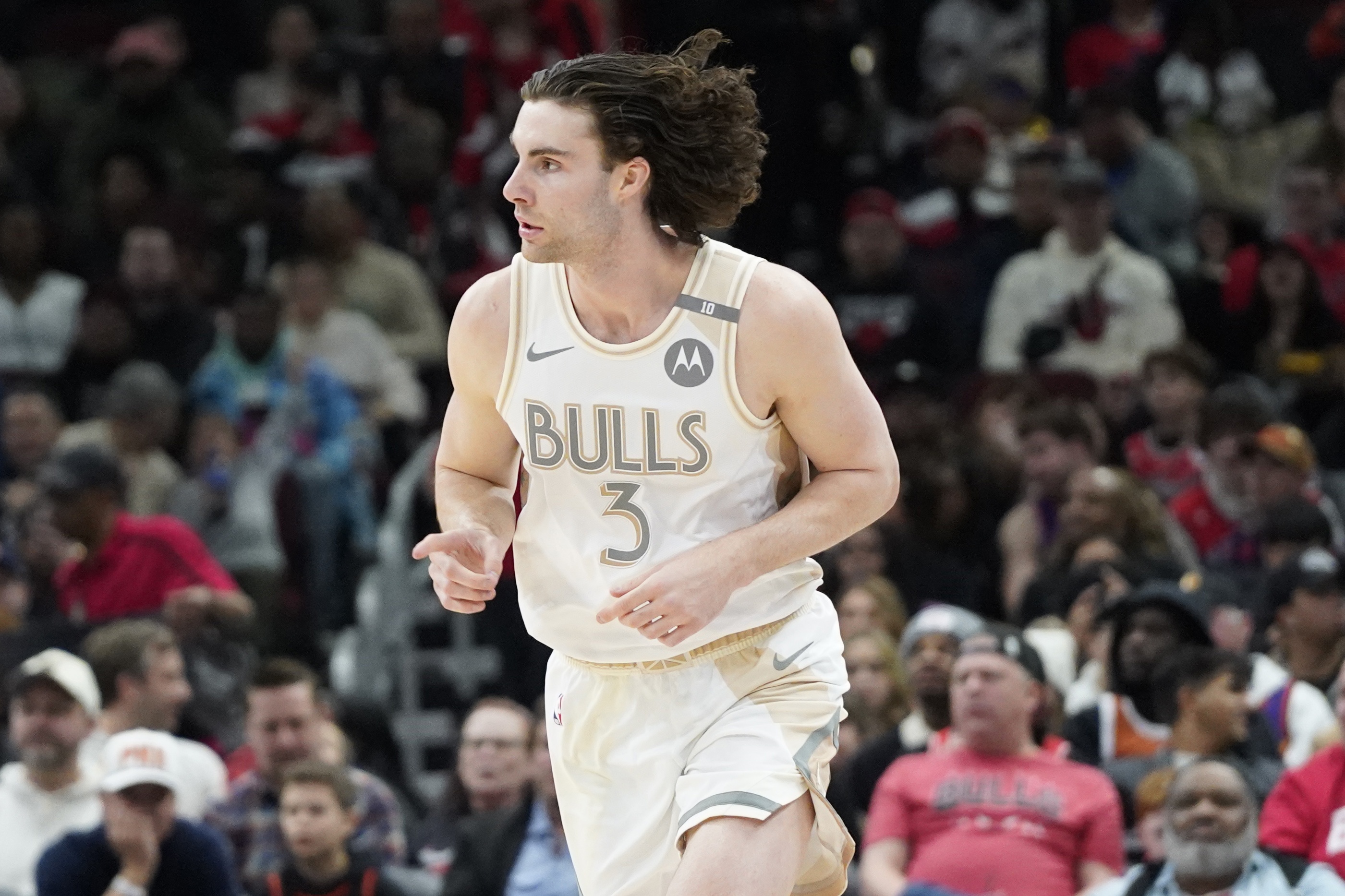 比肩喬詹登約威東魔！基迪最近10場(chǎng)220分96板100助 NBA歷史第8人